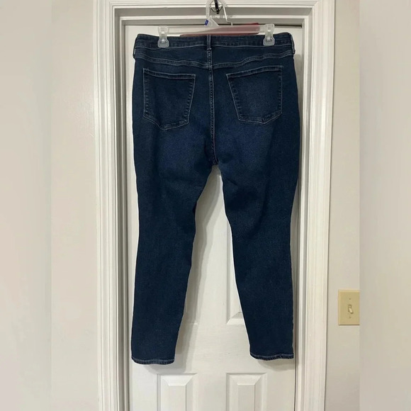 Old Navy, Rockstar, Super Skinny jeans, distressed with holes at knees, size 18 - Picture 2 of 5